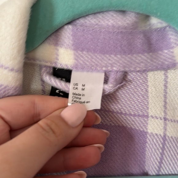 Purple and white plaid oversized fleece shacket from H&M. Perfect for fall! - Picture 2 of 2
